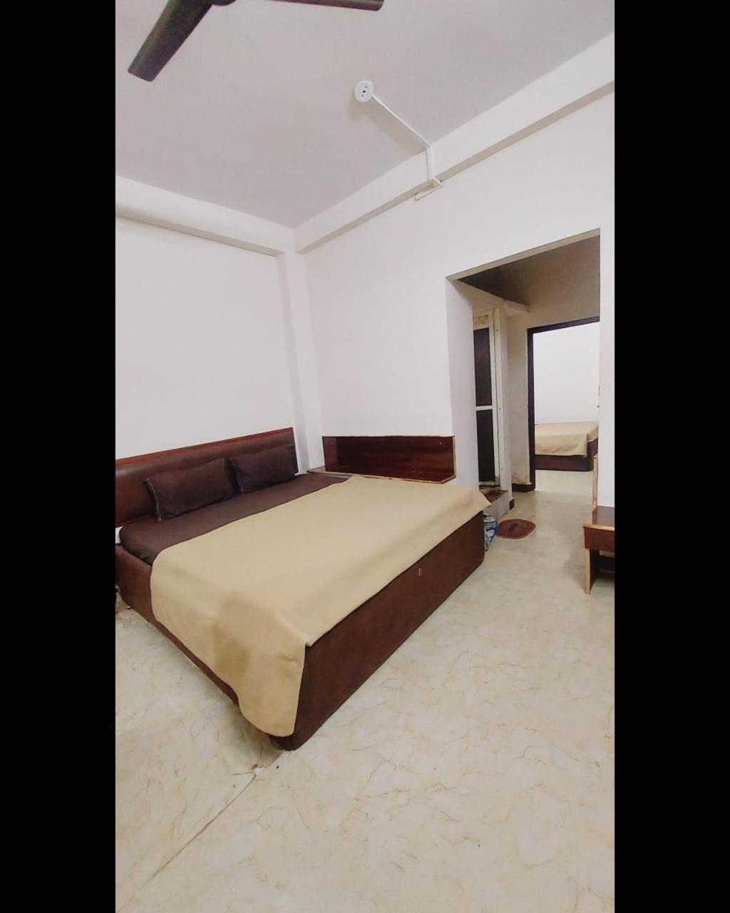 Hotel Prakash Palace Ujjain Esterno foto